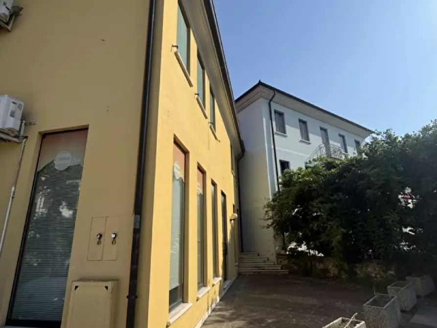Immagine 10 di Negozio in vendita  in Via Roma a Sarcedo