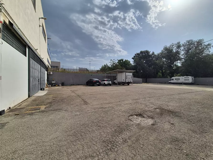 Immagine 2 di Capannone industriale in vendita  in Via Ofanto 5 a Spoltore