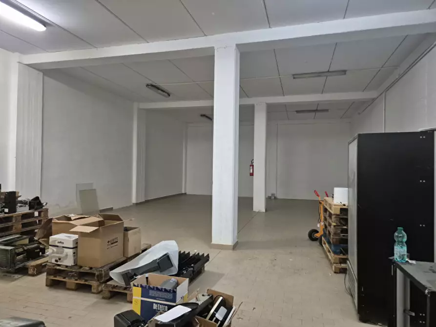 Immagine 9 di Capannone industriale in vendita  in Via Ofanto 5 a Spoltore