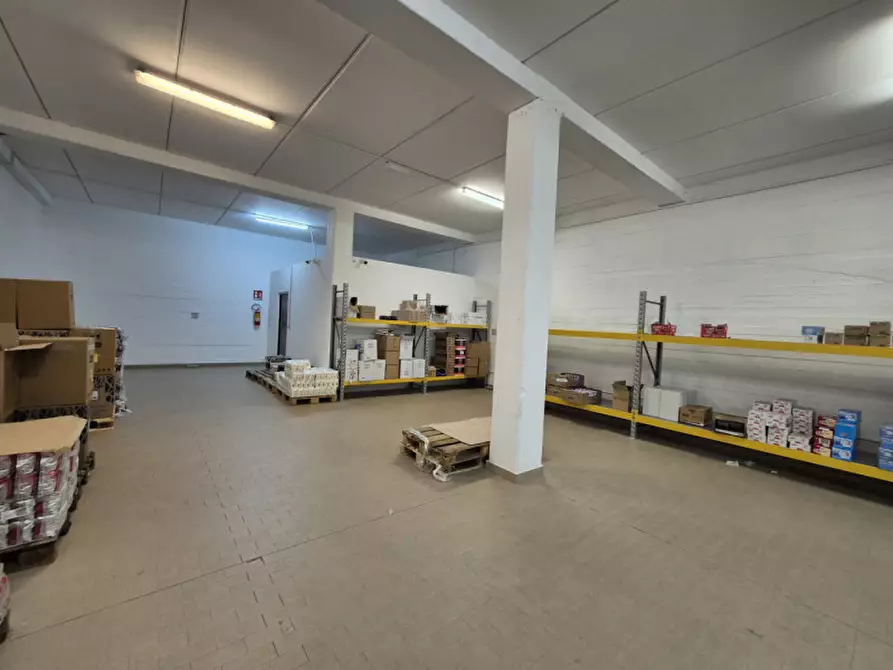 Immagine 11 di Capannone industriale in vendita  in Via Ofanto 5 a Spoltore
