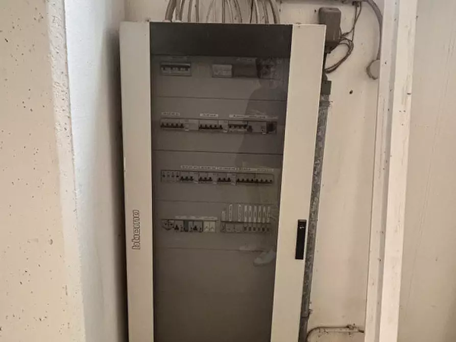 Immagine 4 di Capannone industriale in affitto  in VIA LAGO DI ALBANO a Schio