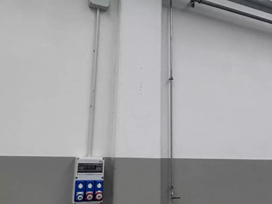 Immagine 15 di Capannone industriale in affitto  in via lago di levico a Schio