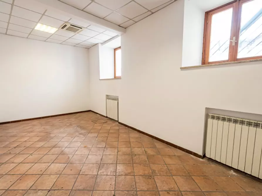 Immagine 2 di Ufficio in vendita  in Viale della Repubblica a Subiaco