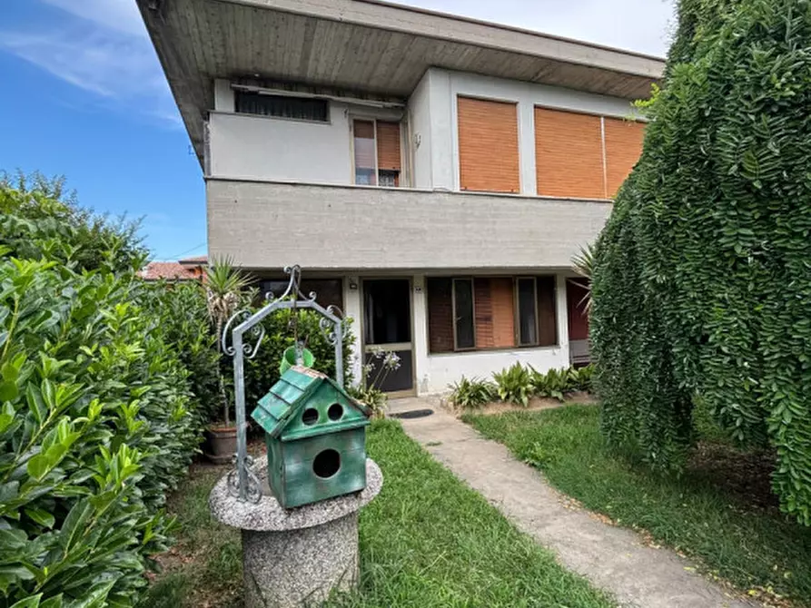 Immagine 1 di Casa indipendente in vendita  a Trecenta