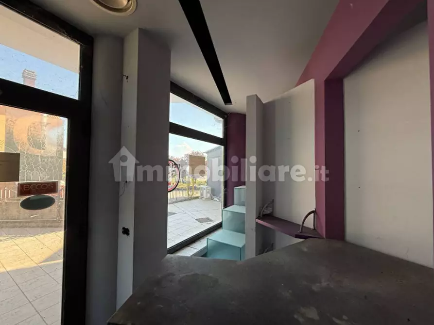 Immagine 1 di Negozio in vendita  in Via Pergolesi a Tavullia