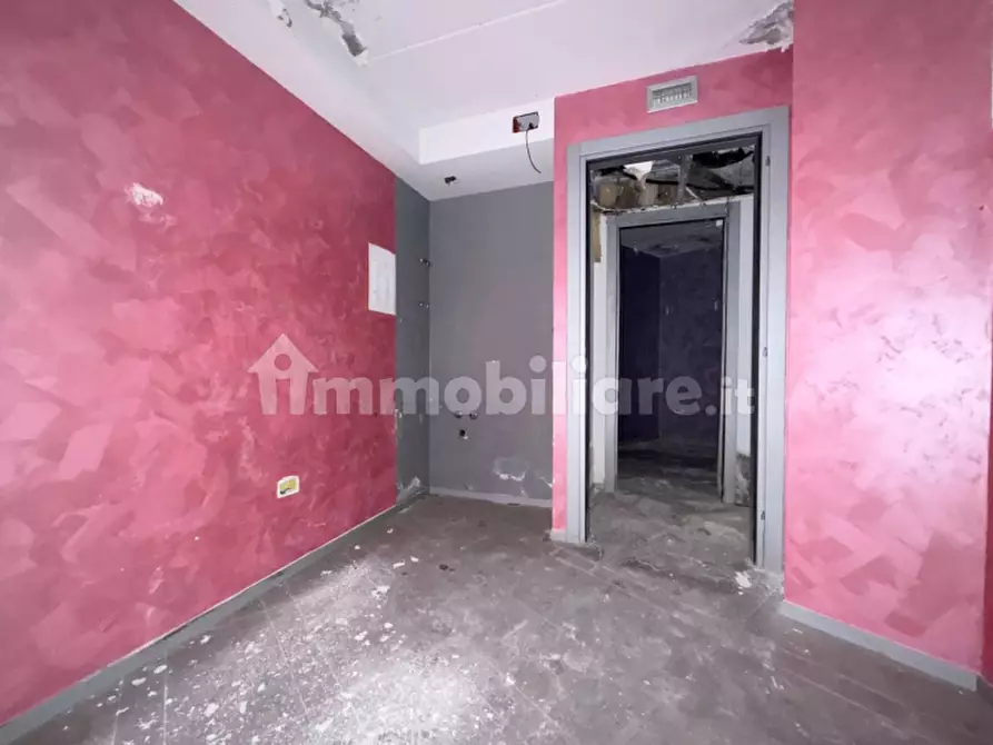 Immagine 9 di Negozio in vendita  in Via Pergolesi a Tavullia