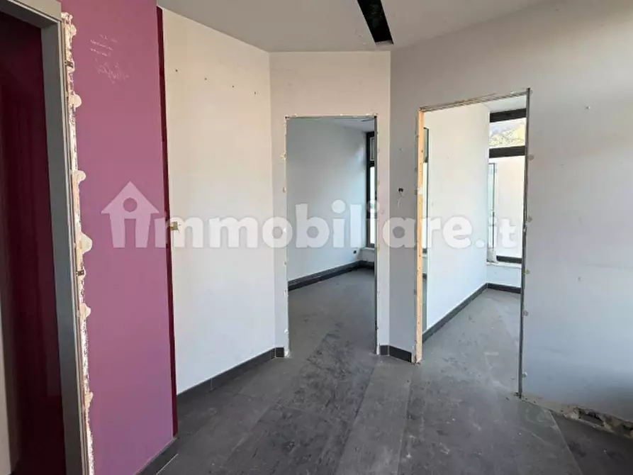 Immagine 11 di Negozio in vendita  in Via Pergolesi a Tavullia