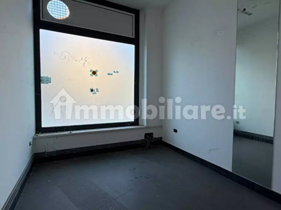Immagine 12 di Negozio in vendita  in Via Pergolesi a Tavullia