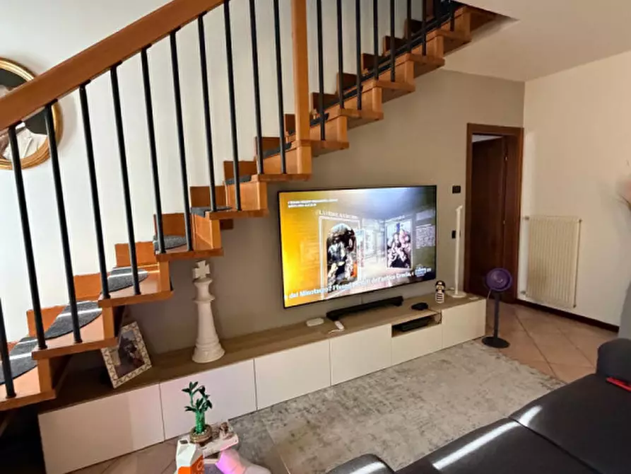 Immagine 3 di Appartamento in vendita  in Via Europa a Giavera Del Montello