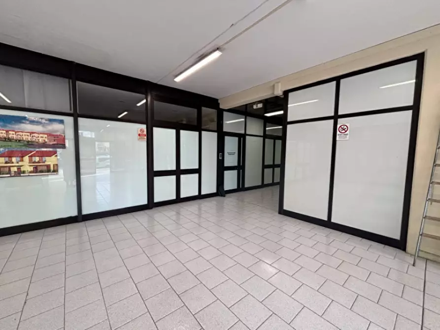 Immagine 5 di Ufficio in vendita  in Via Marabini a Marsciano