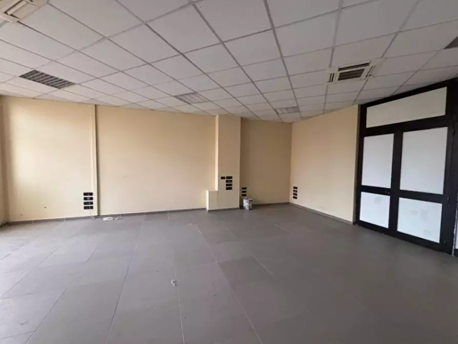 Immagine 7 di Ufficio in vendita  in Via Marabini a Marsciano