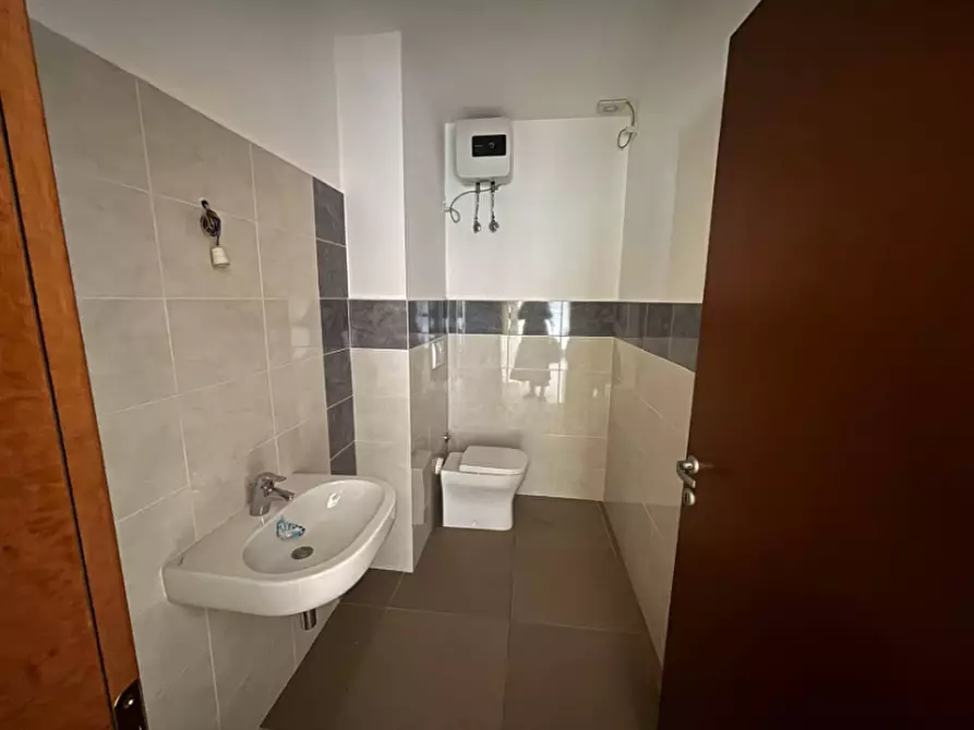 Immagine 10 di Ufficio in vendita  in Via Marabini a Marsciano