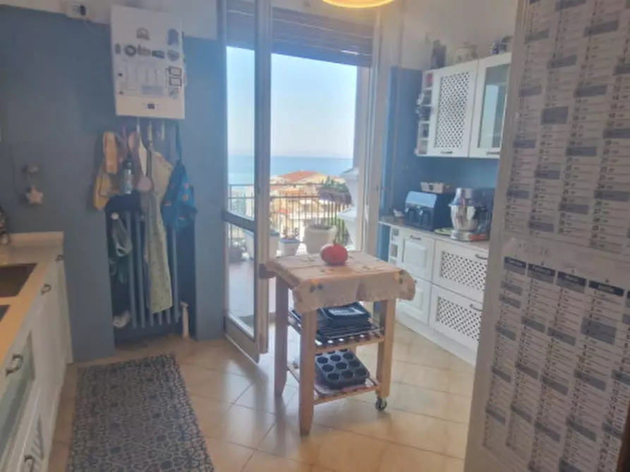 Immagine 9 di Appartamento in affitto  in Via De Laurenti a Silvi