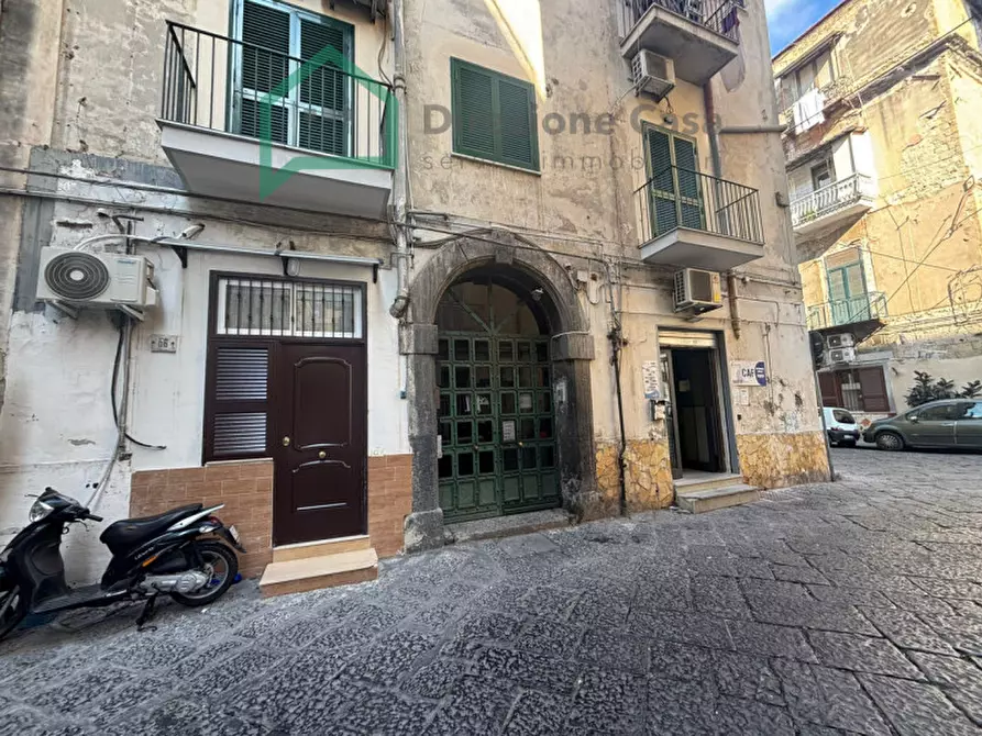 Immagine 1 di Magazzino in affitto  in Vico Tutti sant, 54 a Napoli