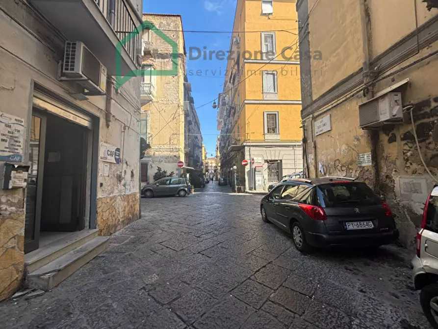 Immagine 2 di Magazzino in affitto  in Vico Tutti sant, 54 a Napoli