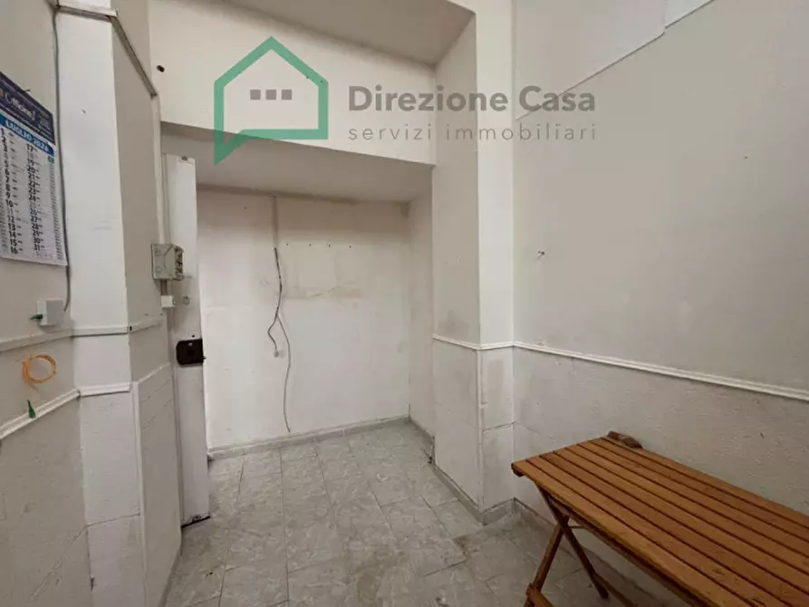 Immagine 6 di Magazzino in affitto  in Vico Tutti sant, 54 a Napoli