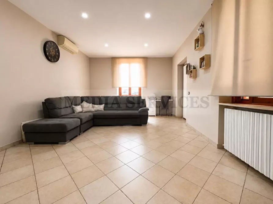 Immagine 7 di Appartamento in vendita  in via Roma n° 35 a Sannazzaro De' Burgondi