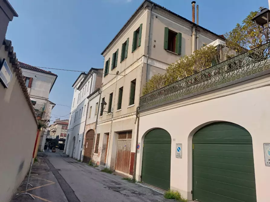 Immagine 1 di Palazzo in vendita  in Stradella del Tezzon 7 a Cittadella