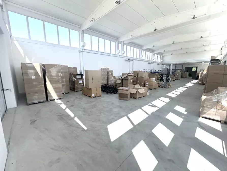 Immagine 9 di Capannone industriale in vendita  in via siena 235 a Bertinoro
