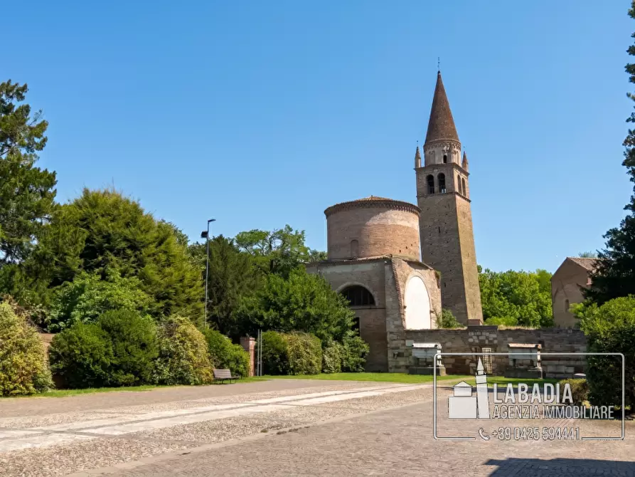Immagine 17 di Negozio in vendita  in Via Degli Estensi 27 - 33 a Badia Polesine