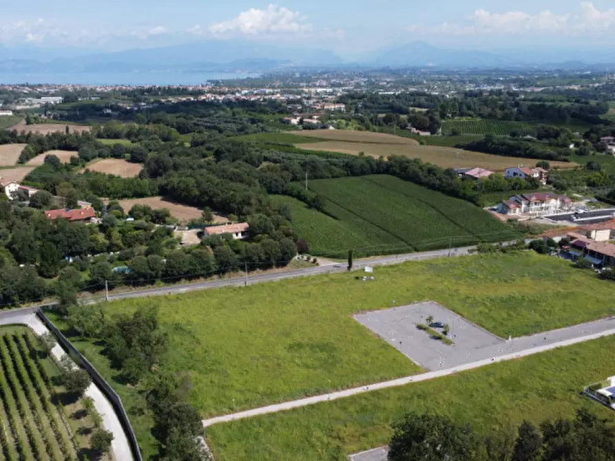 Immagine 2 di Terreno in vendita  in via dolci a Peschiera Del Garda