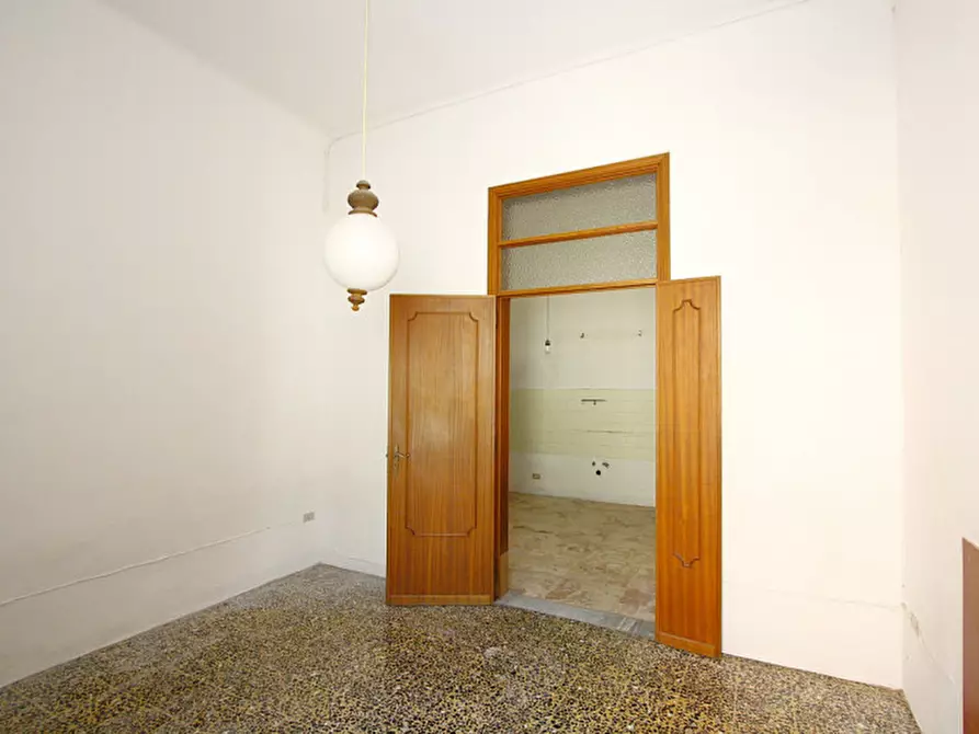 Immagine 16 di Villetta a schiera in vendita  in Via Torino a Parabita