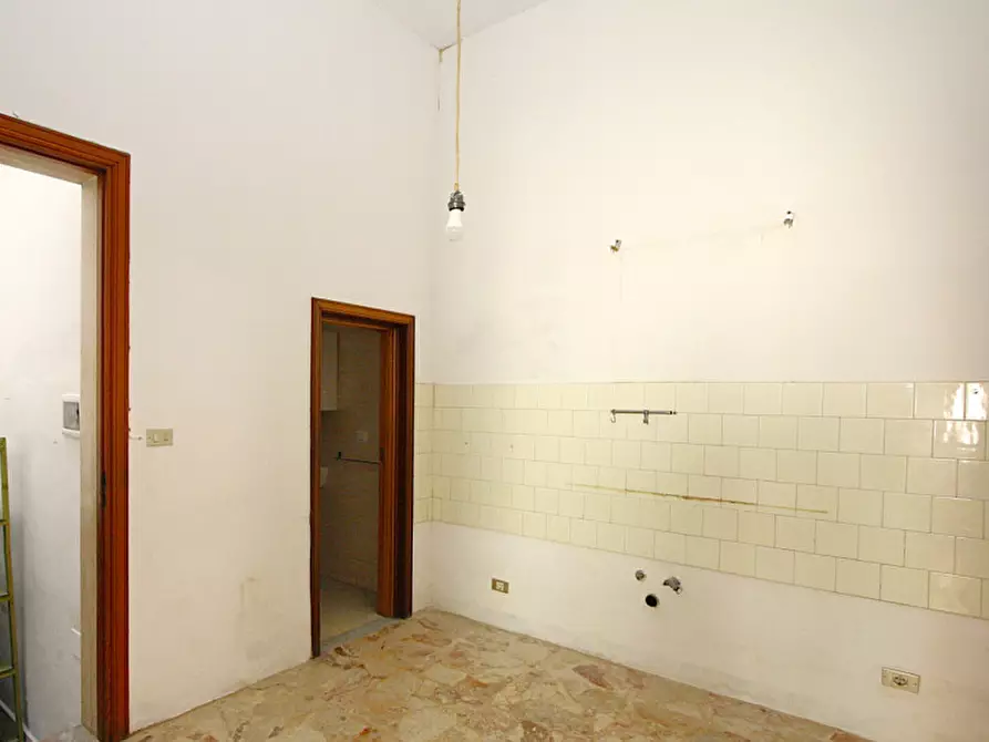 Immagine 17 di Villetta a schiera in vendita  in Via Torino a Parabita