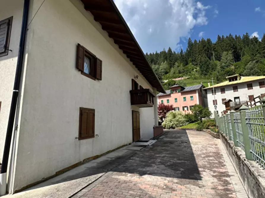 Immagine 5 di Casa indipendente in vendita  in Via Caduti di Cima Vallona 4 a Comelico Superiore