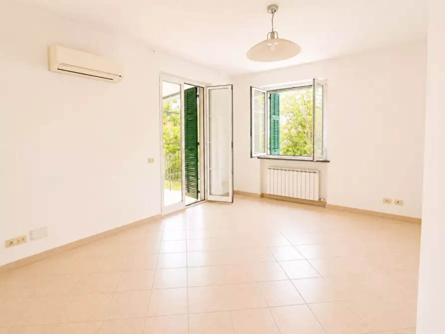 Immagine 5 di Villa in vendita  a Rapallo