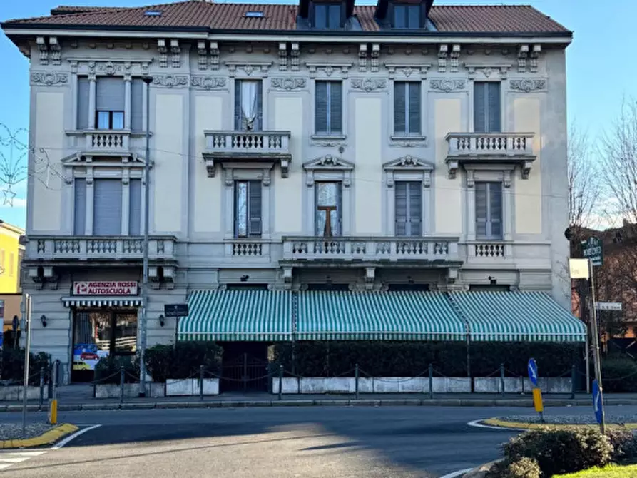 Immagine 1 di Ufficio in vendita  in Rovellasca a Rovellasca