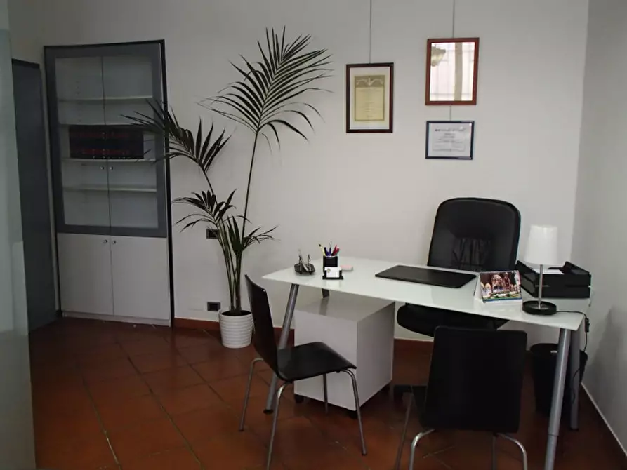 Immagine 2 di Ufficio in vendita  in Rovellasca a Rovellasca