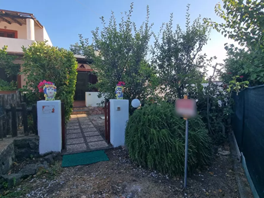 Immagine 27 di Villetta a schiera in vendita  in Strada com.le minichedda a Lipari