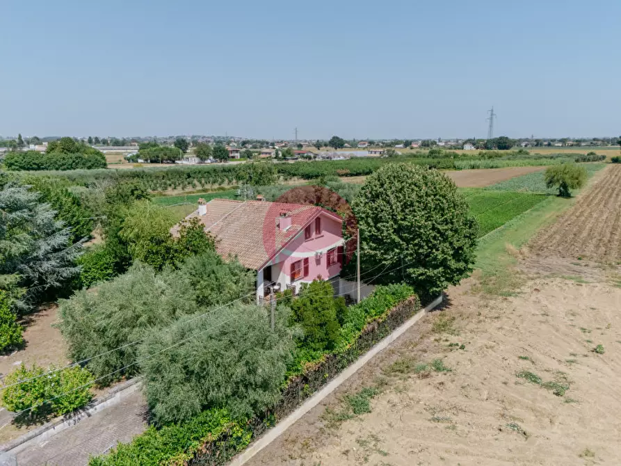 Immagine 2 di Villa in vendita  a Santarcangelo Di Romagna