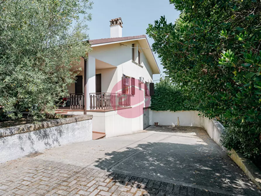 Immagine 9 di Villa in vendita  a Santarcangelo Di Romagna