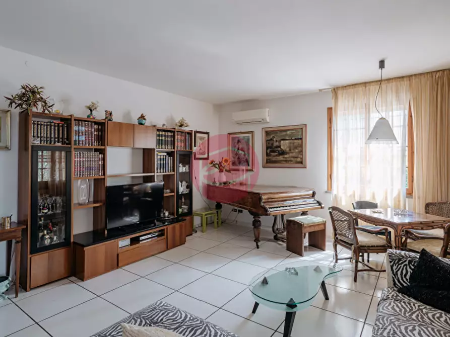 Immagine 11 di Villa in vendita  a Santarcangelo Di Romagna
