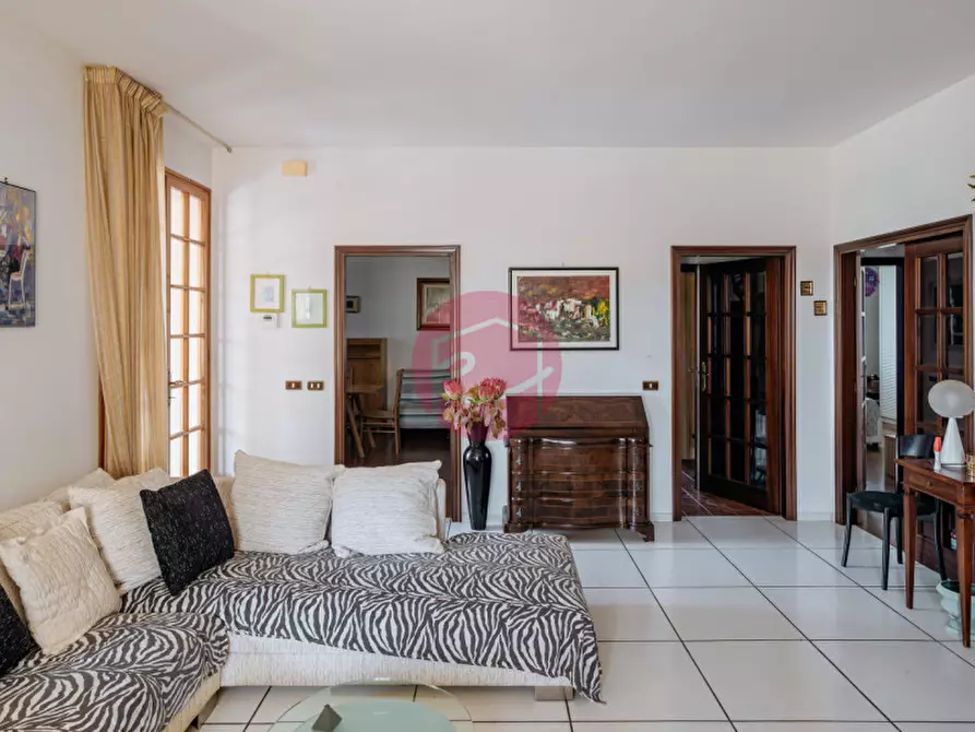 Immagine 12 di Villa in vendita  a Santarcangelo Di Romagna