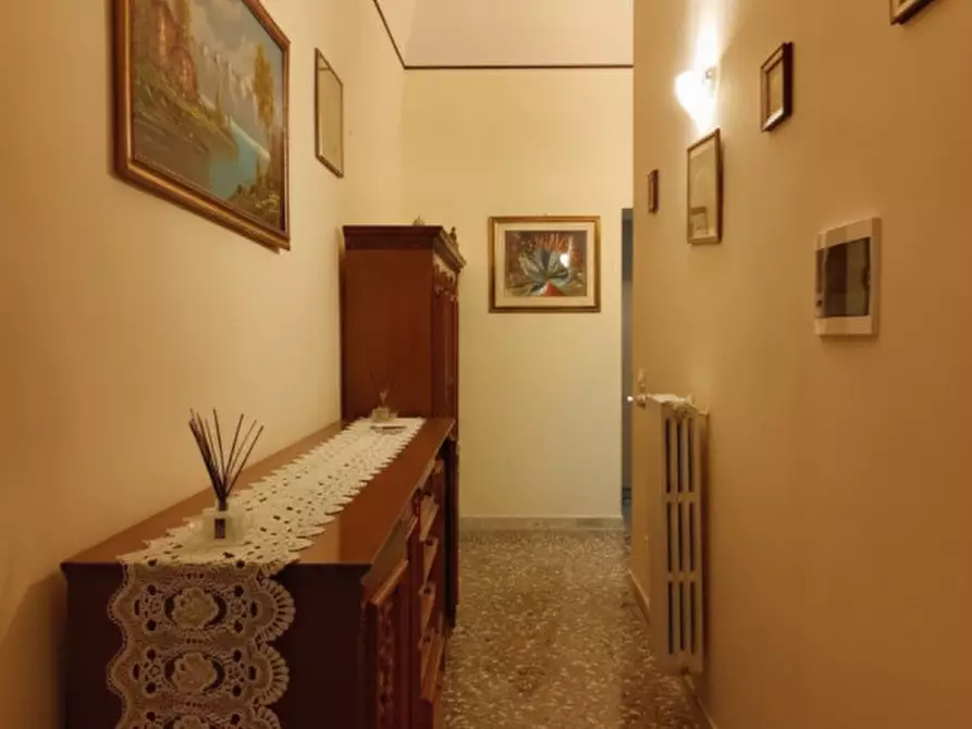 Immagine 11 di Villa in vendita  in Piazza Trieste 8 a Bari
