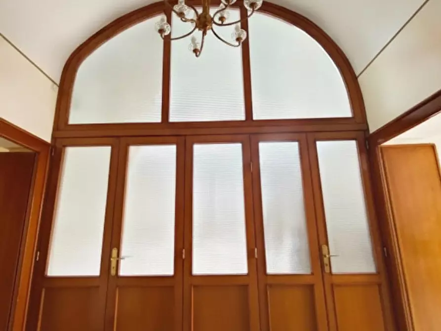 Immagine 16 di Villa in vendita  in Piazza Trieste 8 a Bari