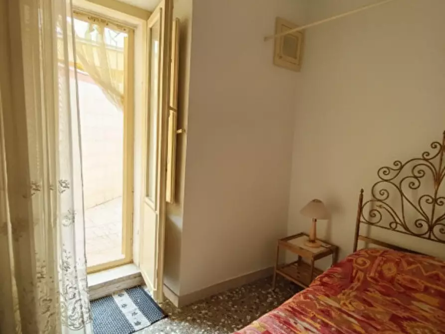 Immagine 21 di Villa in vendita  in Piazza Trieste 8 a Bari