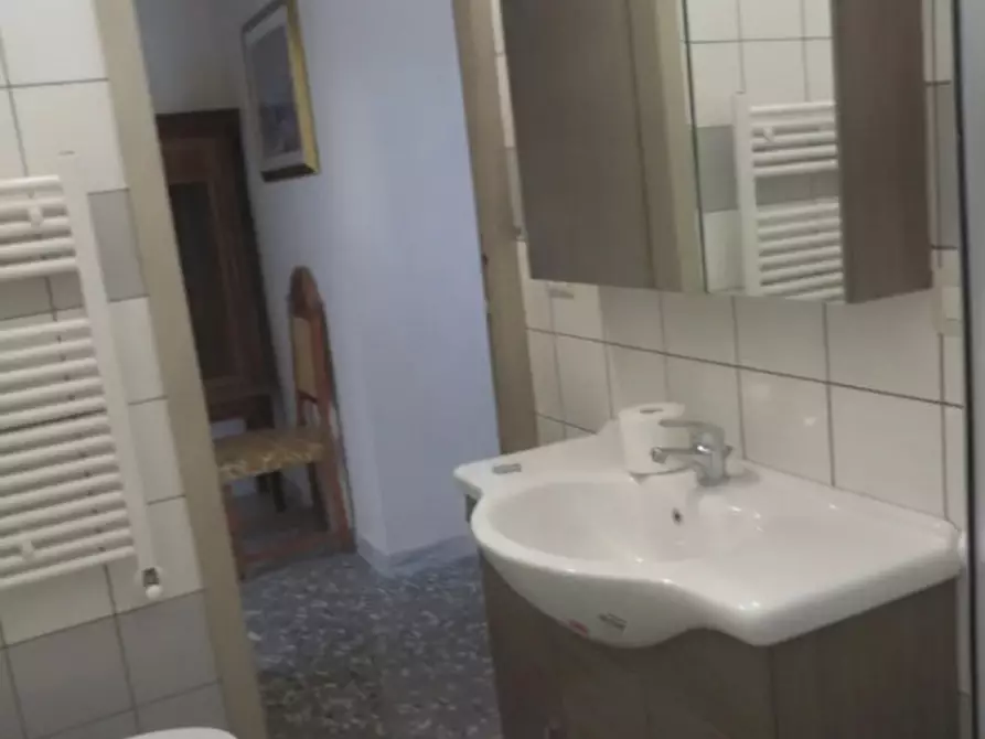 Immagine 25 di Villa in vendita  in Piazza Trieste 8 a Bari