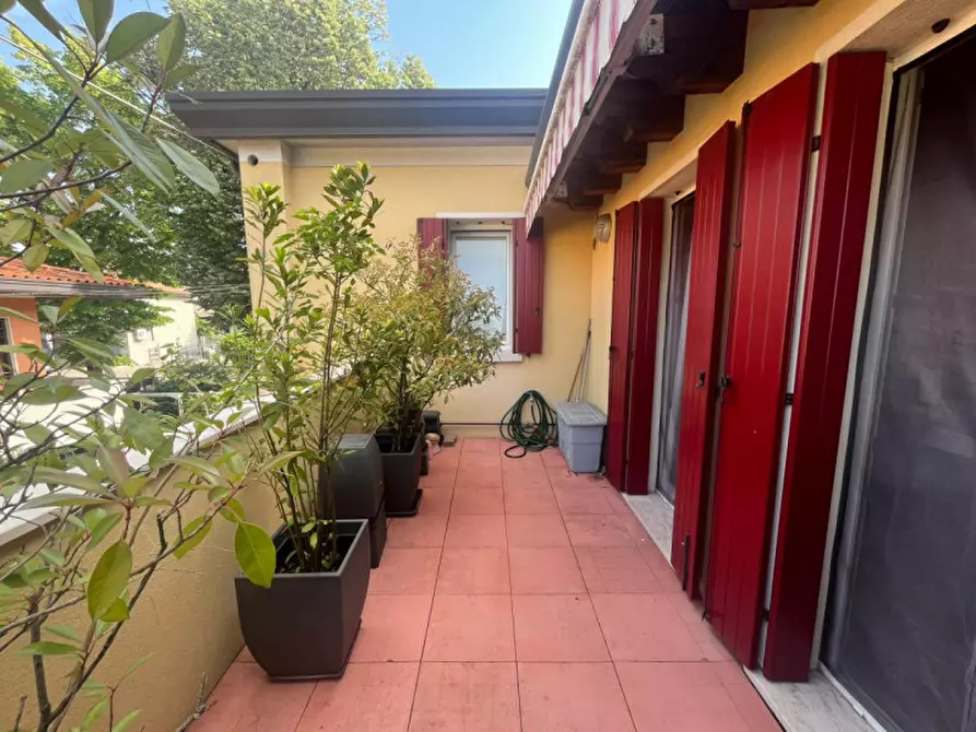 Immagine 3 di Appartamento in vendita  in VIA ROSALBA CARRIERA 4 a Venezia