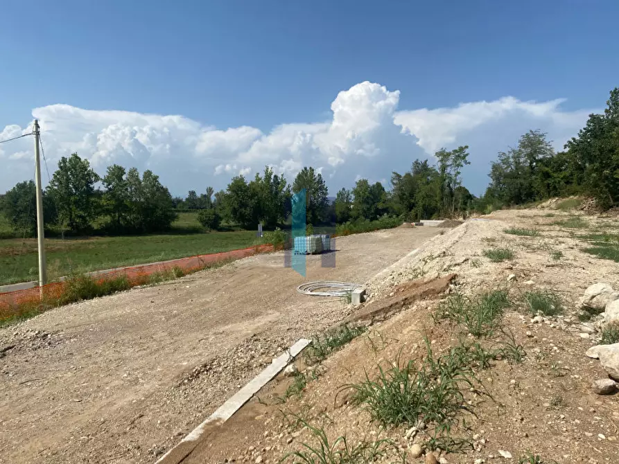 Immagine 2 di Terreno in vendita  a Pozzolengo