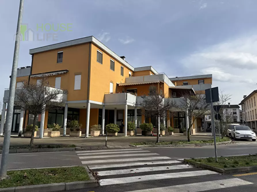 Immagine 1 di Negozio in vendita  in Viale Sant'Agostino a Vicenza