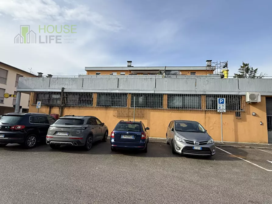 Immagine 9 di Negozio in vendita  in Viale Sant'Agostino a Vicenza