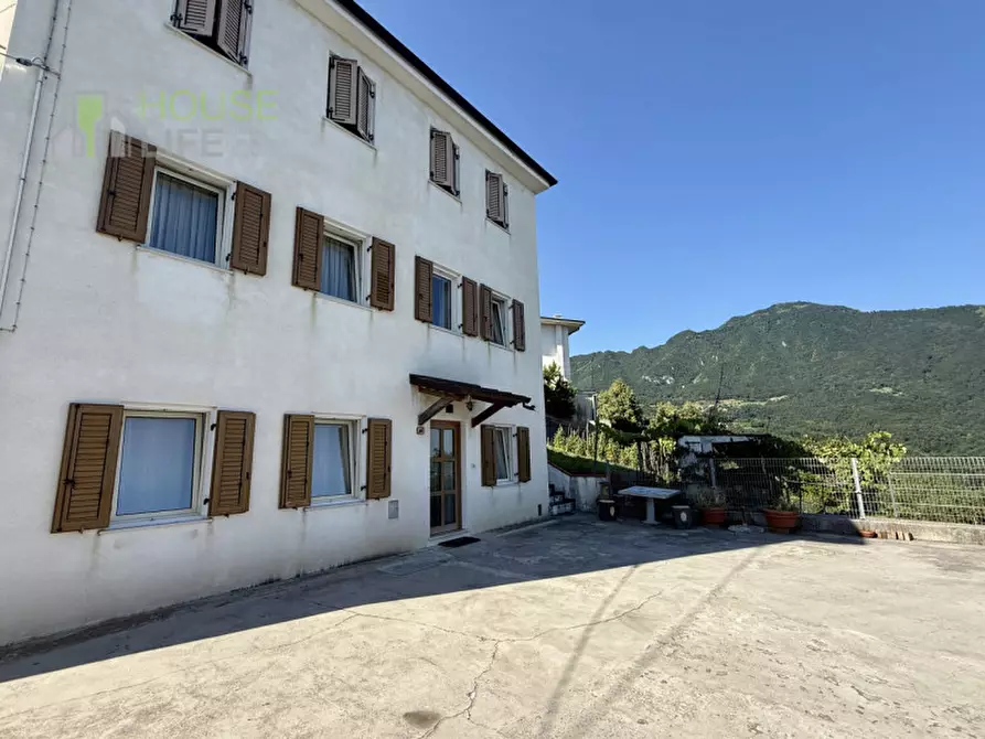 Immagine 1 di Casa indipendente in vendita  in contrada saccardi a Schio