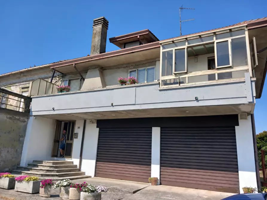 Immagine 1 di Casa bifamiliare in vendita  a Lusia