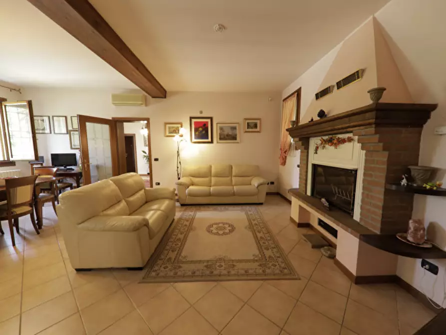 Immagine 6 di Rustico / casale in vendita  in Via Banze a Baone