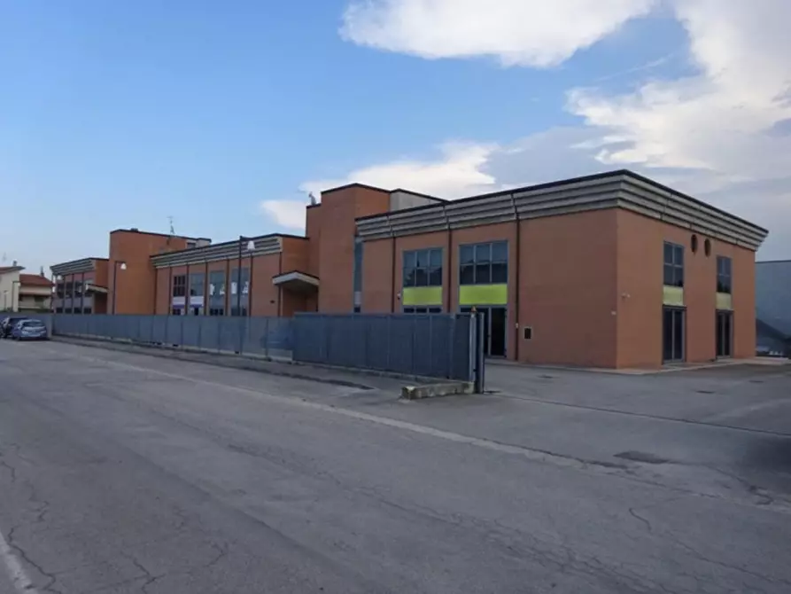 Immagine 9 di Posto auto in vendita  in via Piceno, N. 1-3 a Montecosaro