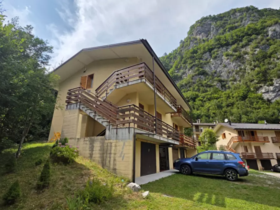 Immagine 4 di Appartamento in vendita  in Località Ciolos 8 a Forni Avoltri