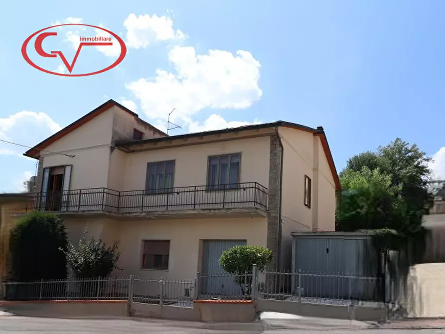 Immagine 1 di Casa indipendente in vendita  in Via Guglielmo Oberdan a Bucine